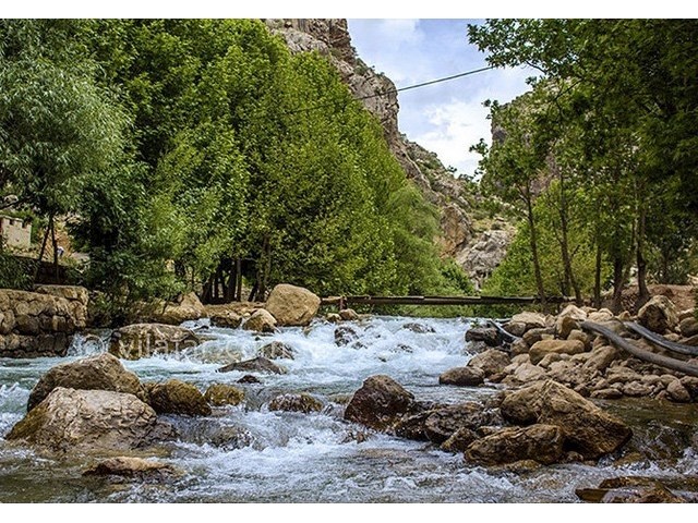 عکس اصلی شماره 1 - آبشار بی بی سیدان و چشمه ناز