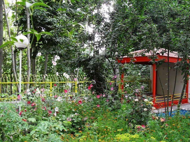 عکس شماره 6 - باغ بهادران نزدیک اصفهان