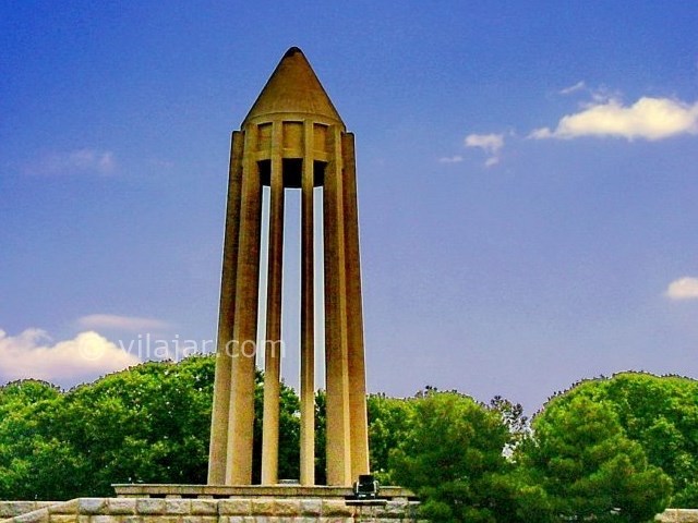 عکس شماره 3 - آرامگاه ابوعلی سینا