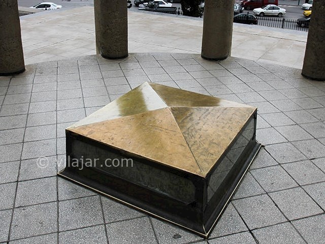 عکس شماره 4 - آرامگاه ابوعلی سینا