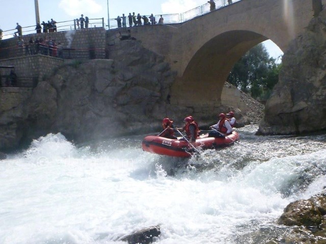 عکس شماره 4 - رفتینگ در رودخانه زاینده رود