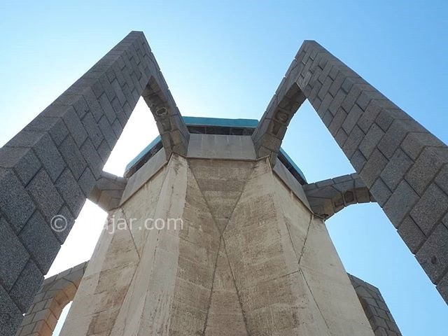 عکس شماره 6 - آرامگاه باباطاهر عریان