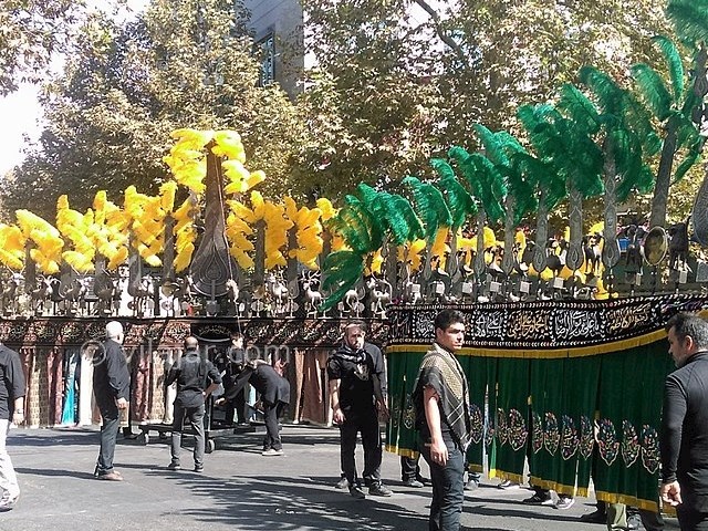 عکس شماره 4 - عَلَم کِشی یا عَلَم گردانی