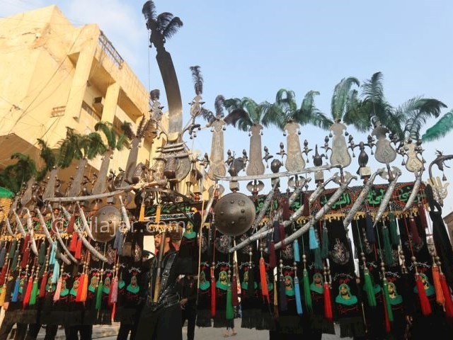 عکس شماره 7 - عَلَم کِشی یا عَلَم گردانی