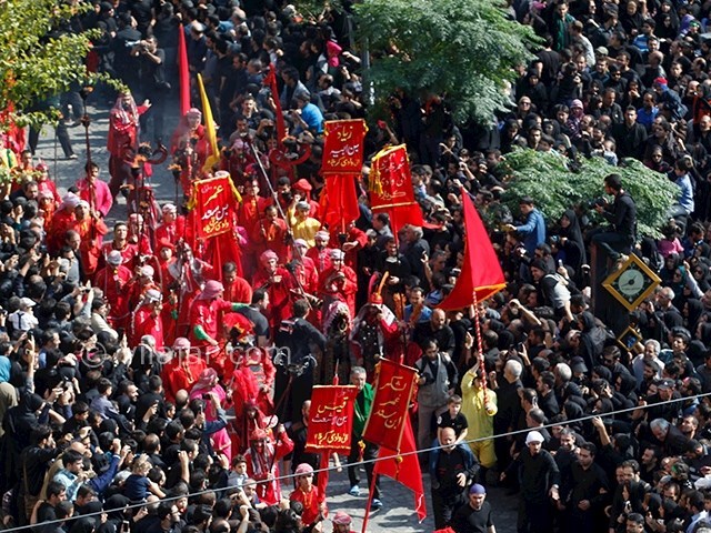 عکس شماره 3 - آیین خیمه سوزان ظهر عاشورا