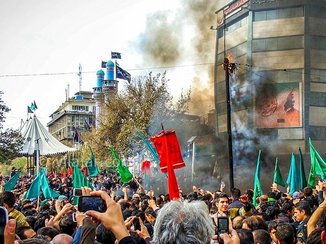 عکس شماره 10 - آیین خیمه سوزان ظهر عاشورا