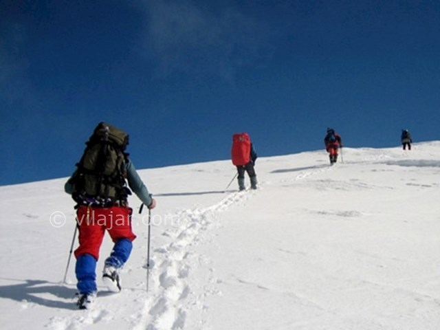 عکس شماره 6 - روستا و پیست اسکی آلوارس