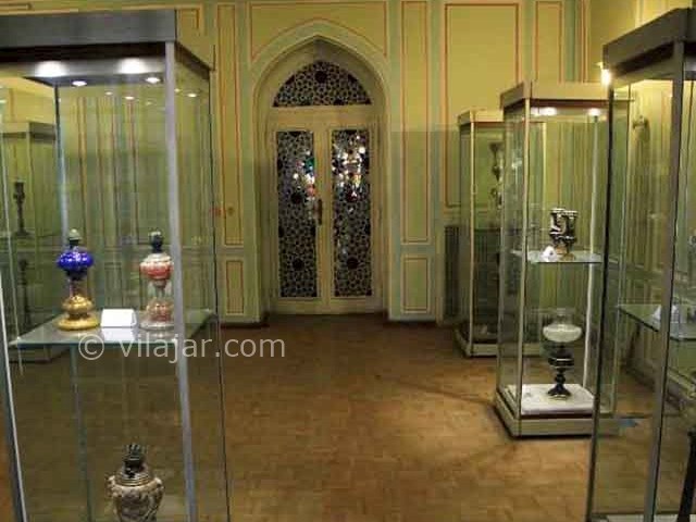 عکس شماره 3 - موزه قصر آینه در یزد