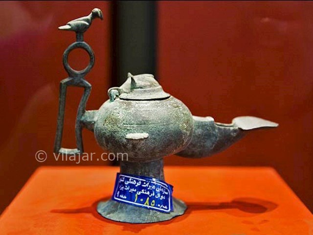 عکس شماره 6 - موزه قصر آینه در یزد