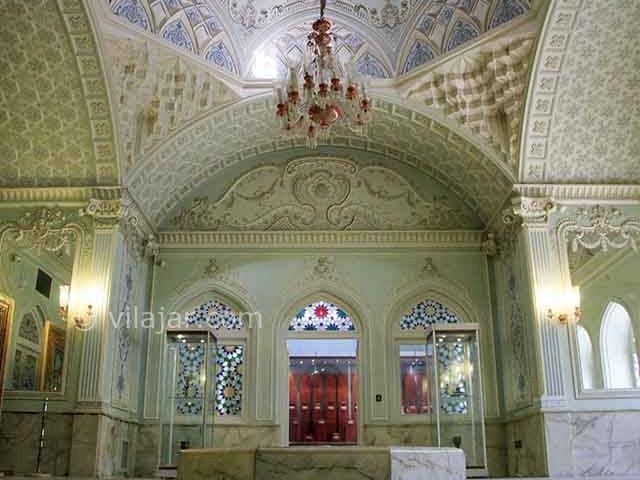 عکس شماره 7 - موزه قصر آینه در یزد