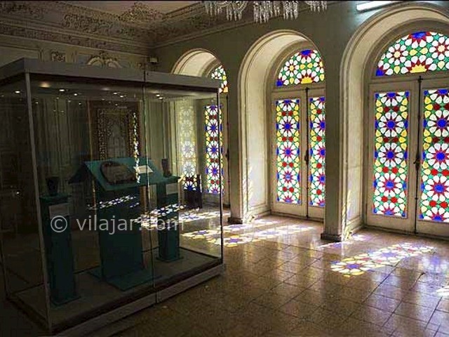 عکس شماره 8 - موزه قصر آینه در یزد