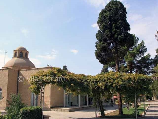 عکس شماره 10 - موزه قصر آینه در یزد