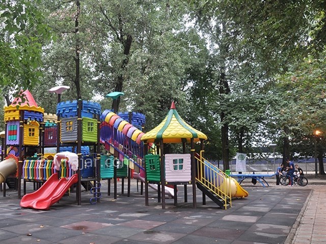 عکس شماره 6 - پارک ملت رشت