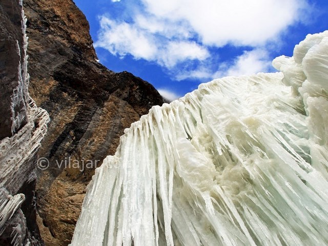عکس شماره 6 - روستا و آبشار سنگان