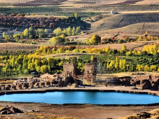 عکس شماره 11 - دریاچه تخت سلیمان تکاب