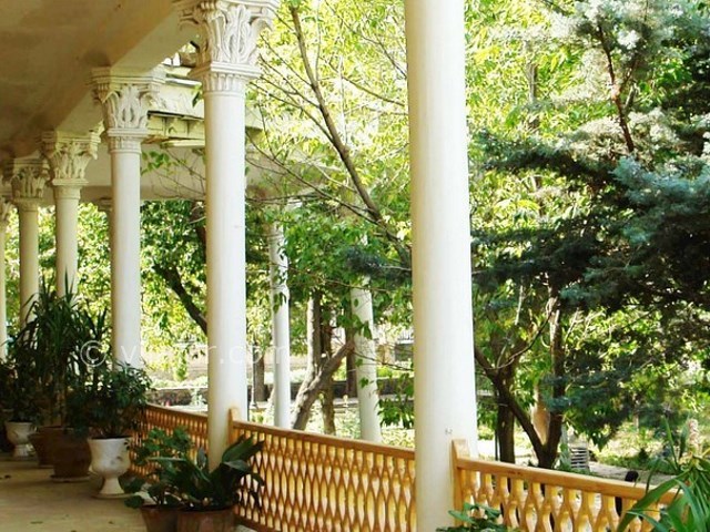 عکس شماره 7 - باغ عمارت نظری همدان