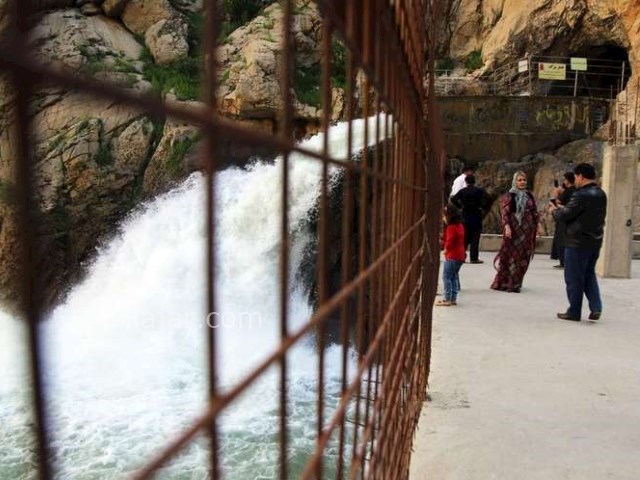 عکس شماره 16 - روستا و سد داریان