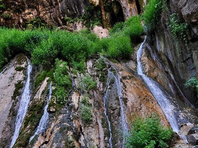 عکس شماره 6 - روستا و آبشار اخلمد