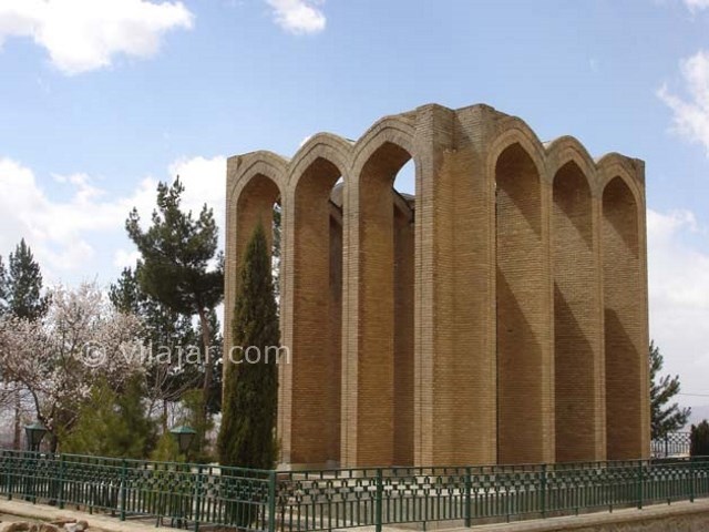 عکس شماره 3 - آرامگاه میررضی الدین