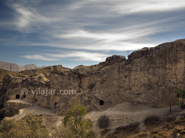 عکس شماره 6 - غار سنگی حسین کوهکن