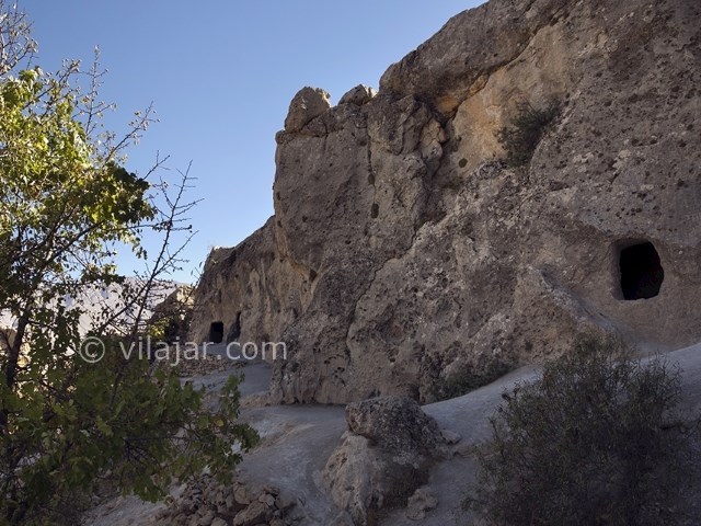 عکس شماره 9 - غار سنگی حسین کوهکن