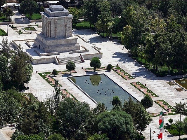 عکس شماره 7 - آرامگاه ابوالقاسم فردوسی
