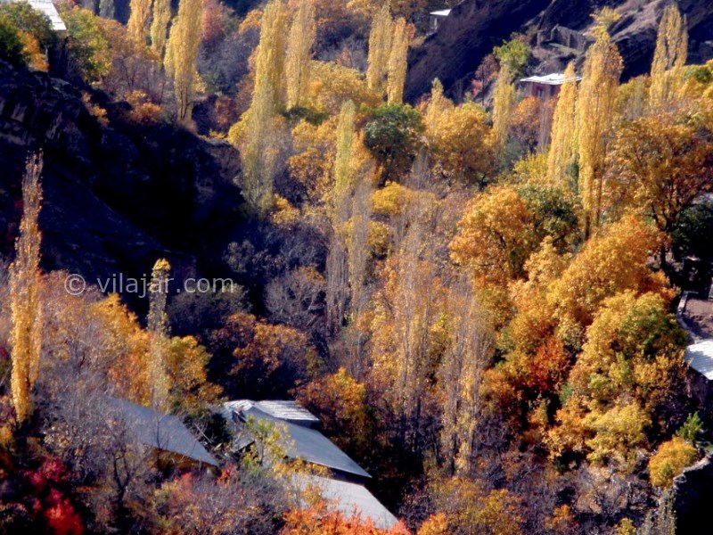عکس شماره 6 - دهکده واریان در جاده چالوس