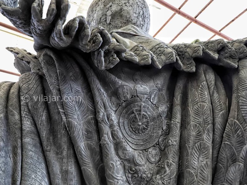 عکس شماره 6 - مجسمه‌ کوروش در کلاردشت