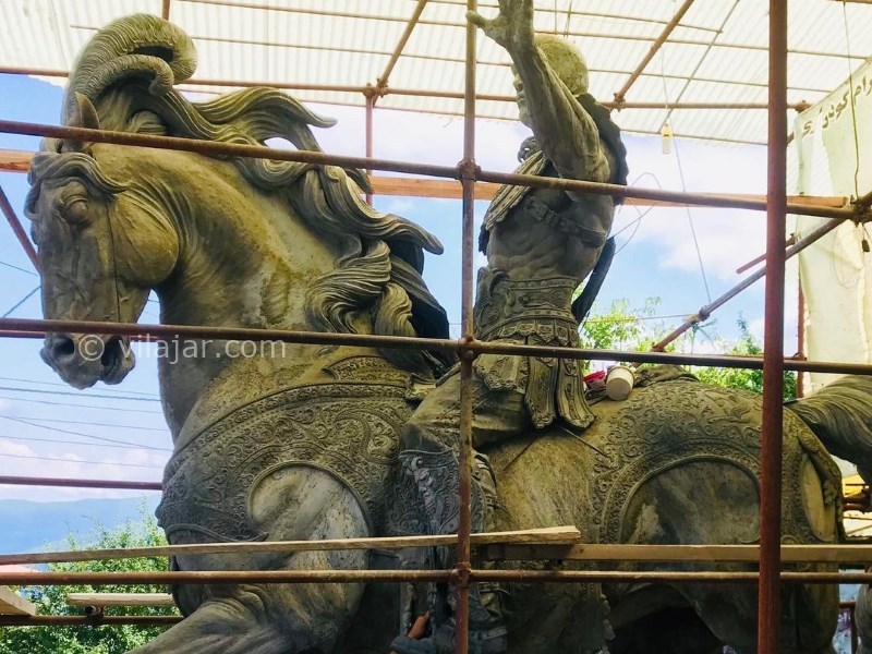 عکس شماره 8 - مجسمه‌ کوروش در کلاردشت