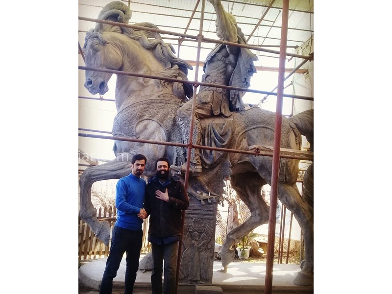 عکس شماره 10 - مجسمه‌ کوروش در کلاردشت