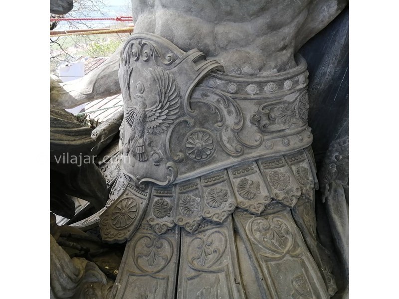 عکس شماره 15 - مجسمه‌ کوروش در کلاردشت