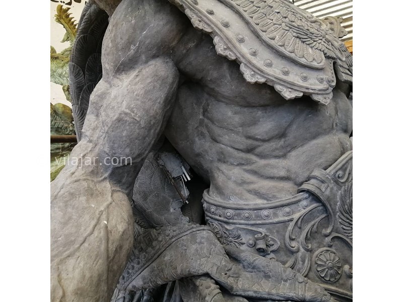 عکس شماره 18 - مجسمه‌ کوروش در کلاردشت