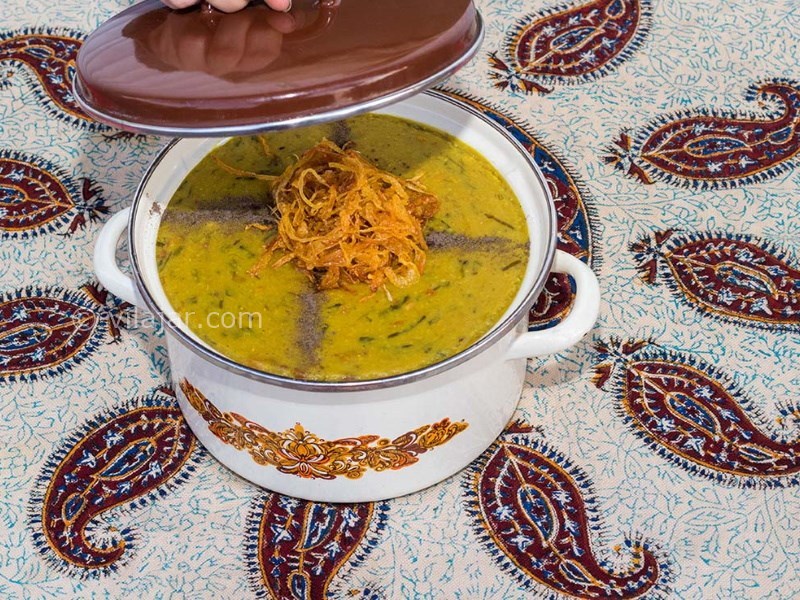 عکس شماره 4 - آش سبزی شیرازی