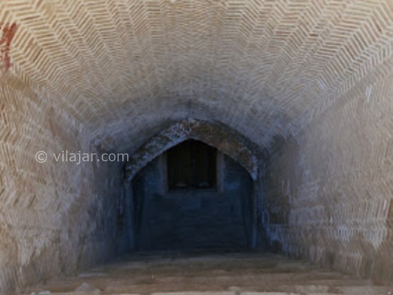 عکس شماره 7 - آب انبار و حسینیه نراق