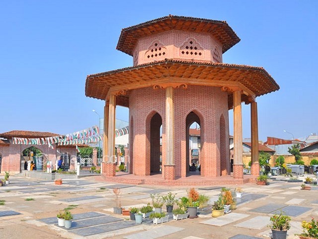 عکس شماره 8 - خانه و مقبره میرزا کوچک خان