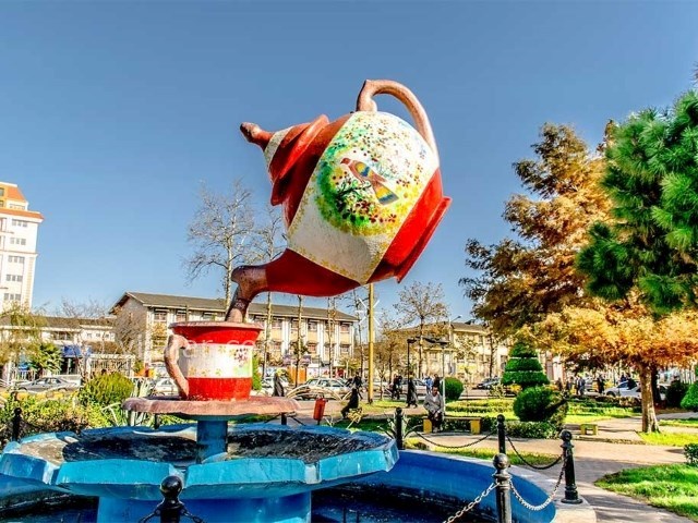 عکس شماره 5 - باغ ملی لاهیجان (پارک بعثت)