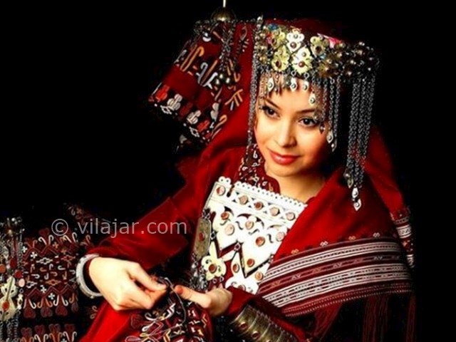 عکس اصلی شماره 1 - لباس و زیورآلات محلی ترکمن