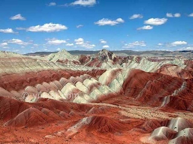 عکس شماره 3 - کوه های رنگی آلاداغلار