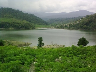 جنگل و دریاچه لفور