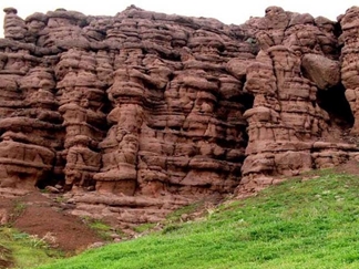 دره هفت غار نیشابور