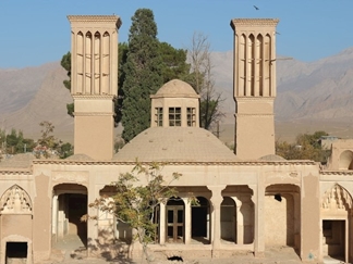 عمارت شترگلو ماهان