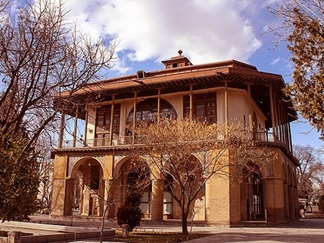عمارت چهل ستون (کلاه فرنگی)