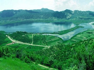 دریاچه زریوار