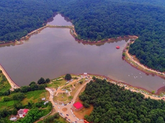 روستا و دریاچه سقالکسار