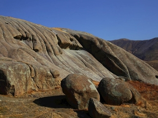 ایوان سنگی نیاق قزوین