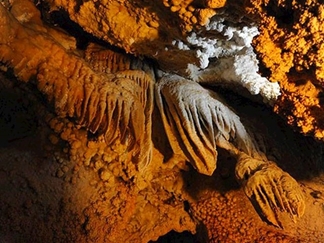 غار سفید خانی در اراک