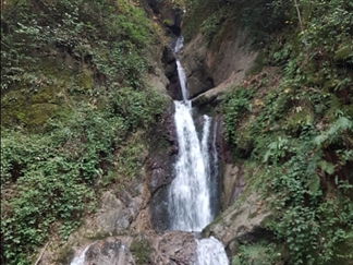 آبشار شی الیم در گاوزن محله