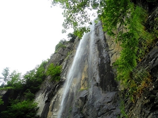 آبشار لاتون در گیلان