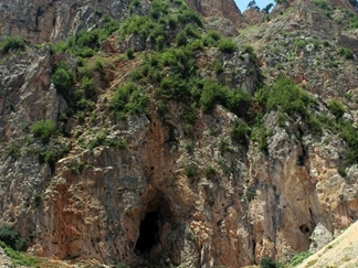 غار اسپهبدان رودبار