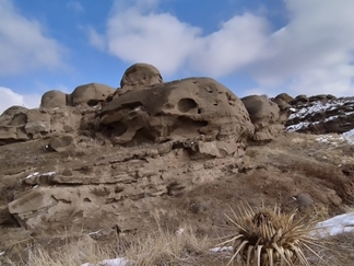 خانه های سنگی اشتهارد